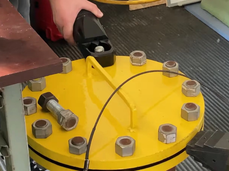 FLANGE MANAGEMENT - Riešenia pre prírubové spoje